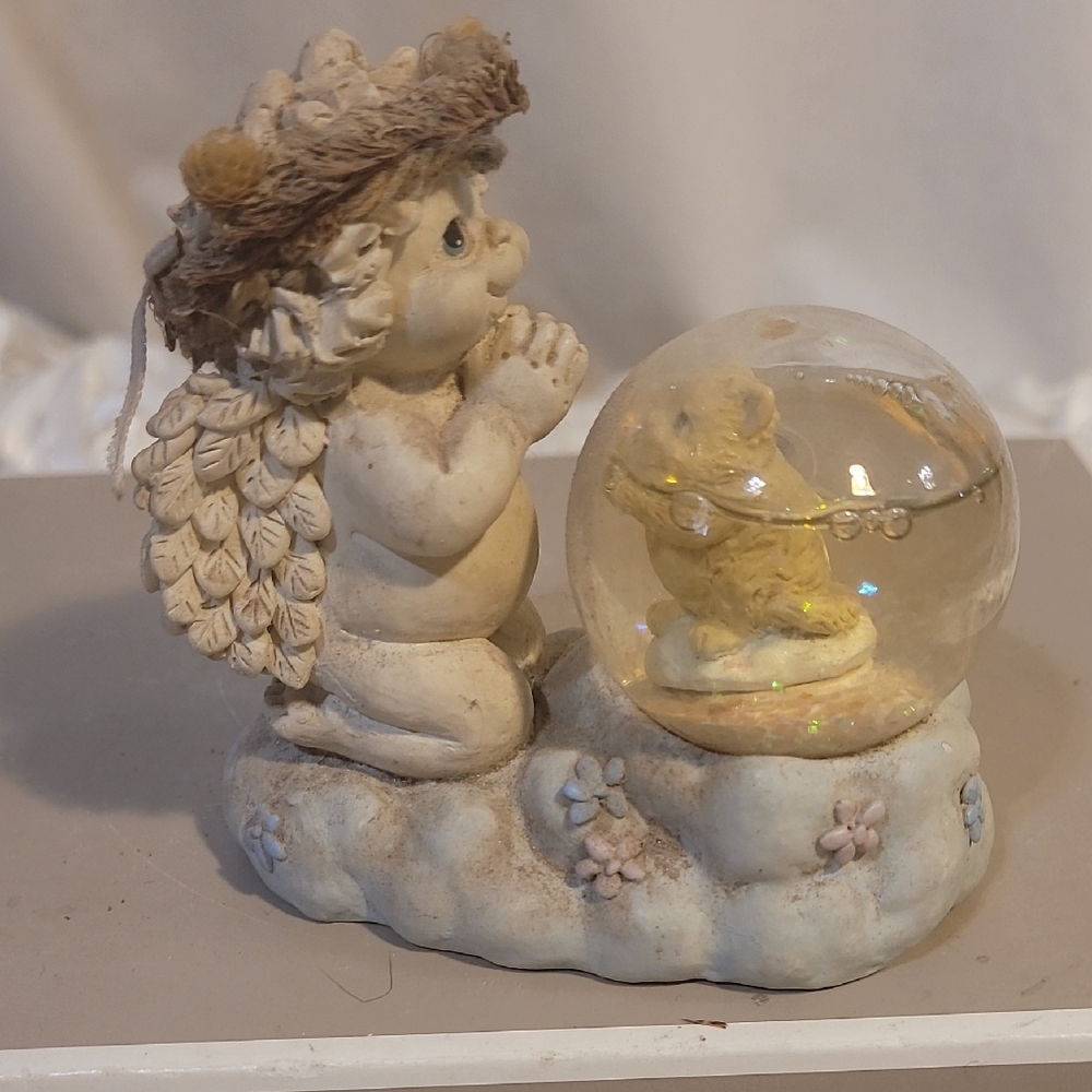 Dreamsicle Cherub/Angle Praying - Globe Vintage